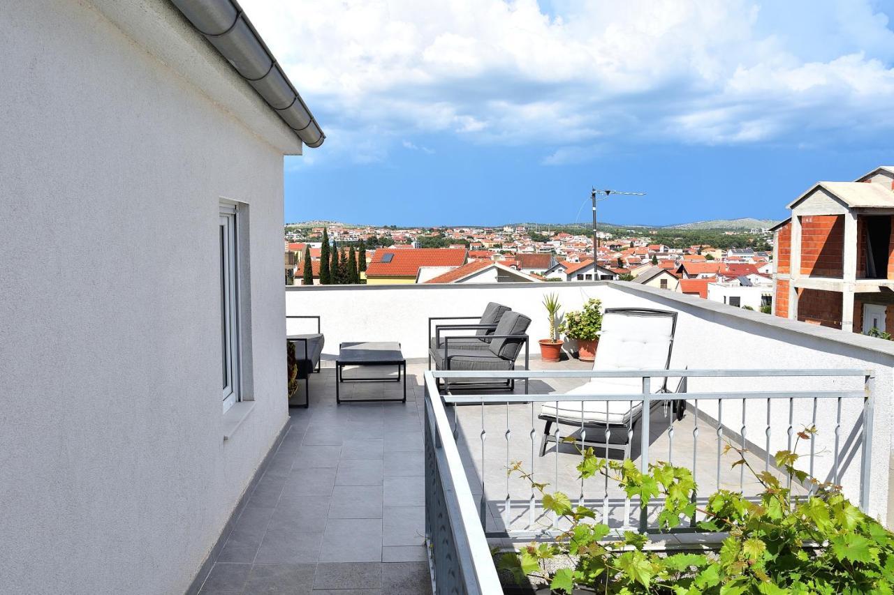 Apartment Leonora Vodice Exterior foto