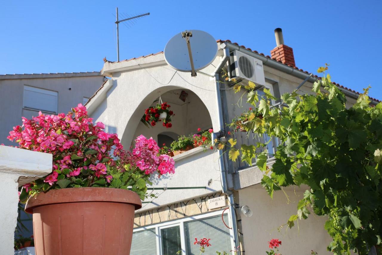 Apartment Leonora Vodice Exterior foto